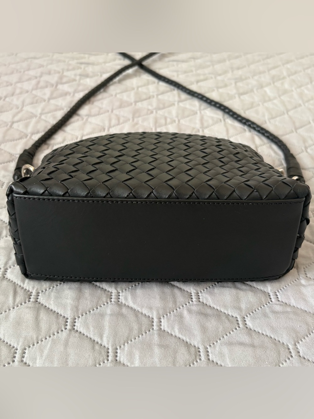 Dragon Diffusion Chunky Fellini Black Woven Leather Crossbody Pouchette - Picture 4 of 8